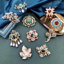Brooches 2022 Style Baroque Rhinestones Vintage Gold Metal Plated Crystal Imitation Pearl Flower Sceptre Brooch Pin For Women Jewellery