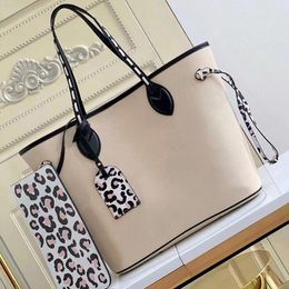 Top Quality 2022 Shopping Luxurys Designer Handbag Shoulder Bags handle Open Fashion Totes Lash package 2pcs/set Women Purse Letter Leather Practical Clutch Walle