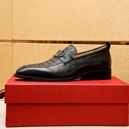 2022 Men's Dress Shoes Fashion Groom Wedding Shoes Formal Genuine Leather Oxfords Men Brand Business Casual Loafers Size 38-47 mkjkkk00002