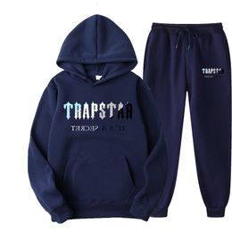 Men's Tracksuits Brand TRAPSTAR Printed Sportswear Men 16 Colors Warm Two Pieces Set Loose Hoodie Sweatshirt Pants Jogging 221117