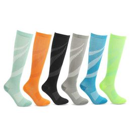 Sports Socks Running Compression Socks Women Men Knee High Sport Stockings Grain Racing Pressure Run Compress Long Nylon Socks Multi Color T221019