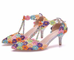 Mix Sandálias de Mulher Flores Flores 3 polegadas Desempenho de salto fino Mostrar sapatos pontiagudos bombas de festa de casamento Torno
