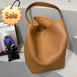 Women's Luxury Designer Handbags 2023 Fashion Row Textured Cow Leather Commuter Large Capacity Tote Bags Factory Direct Sales