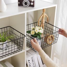 Storage Baskets Nordic Style Iron Bread Snack Fruit Household Organiser Holder Bathroom Kitchen Sundries Container 221118