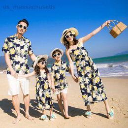 Família combinando roupas 2022 Novo pai-filho da família Casal de casal de praia férias Mãe filha Hawaiian Flower L221108
