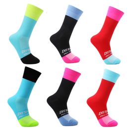 Sports Socks DH SPORTS New Cycling Socks Men Women Professional Breathable Bike Sock Personality Bicycle Racing Running Compression Sock T221019