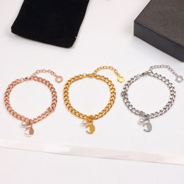 Luxury Design Bangles Brand Letter Bracelet Chain Famous Women 18K Gold Plated Crysatl Rhinestone Pearl Wristband Link Chain Couple Gifts Jewellery