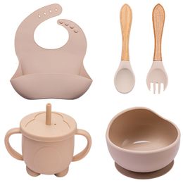 Cups Dishes Utensils 5Pcs1Set Silicone Baby Feeding Bowl Tableware Waterproof Baby Learning Suction Bowl Set Wood Fork Spoon NonSlip for Babies Bib 221119