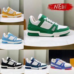 2023 Top mens casual shoes Logo Embossed Trainer Sneaker black green yellow denim sky blue triple white pink grey red denim luxury men women designer sneakers