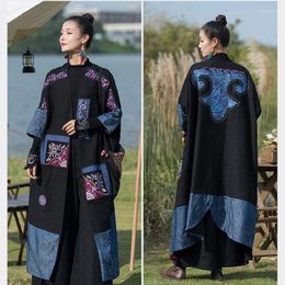 Ethnic Clothing 2022 Chinese Vintag Long Coat National Flower Embroidery Jacket Outerwear Women Tang Suit Traditional Female Windbreaker