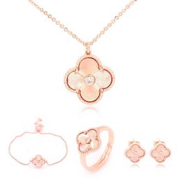 Charm Bracelets Pendant Necklaces Joyas elegant para mujer Anillo de concha de trebol rosa Collar Pulsera Pendient Set