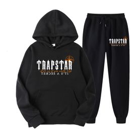 Men's Tracksuits Autumn TRAPSTAR Brand Printed Sportswear Men 18 Colors Warm Two Pieces Set Loose Hoodie Sweatshirt Pants jogging 221118