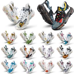 الأحذية الجمركية الرجال النسائية Runnings Shoe Diys Triples Black White Blue Red Orange Men Tucked Outdoors Sport Sneaker News