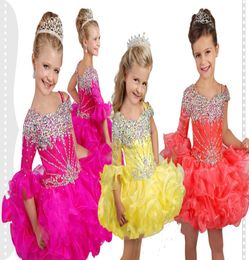 Linda 2022 Cupcake Toddler Girls Girls Pageant Dresses Pink amarelo um ombro de mangas compridas Organza babados curtos Flor de cristal G9521460