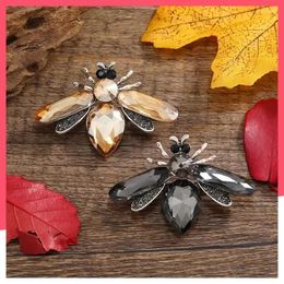 Brooches Black Crystal Cute Moth Brooch Small Gold Insect Women's Pin Scarf Clip Jewellery