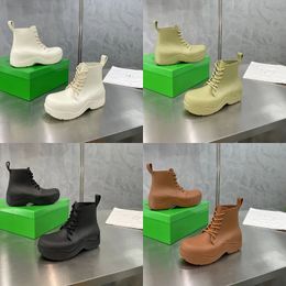 2023 stivali da pioggia firmati tinta unita firmati moda donna Materiale in gomma ecologico Linea di fondo ondulata Stivali portatili antiusura Scarpe con plateau con tacco alto taglie 35-40