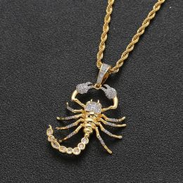 Colgante de escorpión de animales para hombres con cadena de cuerda de oro color plateado bling joyería de collar de circón cúbico para regalos215g