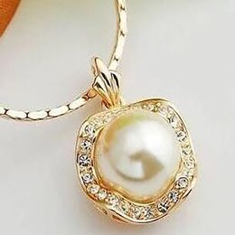 Beautiful Charming Jewelry Individual Crystal shell Pearl pendant Necklace