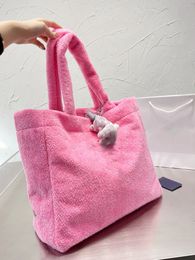 Moda klasik alışveriş çantaları Tote peluş tasarımcı çanta lüks kadın omuz çantası Crossbody çanta 37 cm büyük kapasiteli kış sıcak çanta