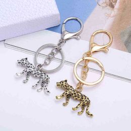 Keychains New Animal Tiger Key Chain Creative Car Bag Metal Key Ring Pendant Fashion Trend Couple Jewellery Gift T220909