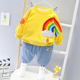 Conjuntos de roupas Spring Baby menino Clothes Set Infant Crianças Rainbow Hoodies Jeans Dois peças Terno Casual Casual Girl Roupfits Born Tracks354b
