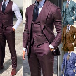 Mens Suits Blazers est Brown Classic Suit 3 Pieces Tuxedo Lapel Groom Wedding Set Burgundy Business Blazer Jacket Pants Vest 221121