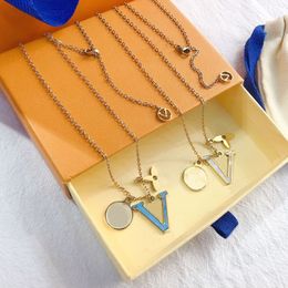 New Designer Pendant Necklace Womens 18K Gold Plated Stainless Steel Necklaces Letter Fashion Pendants Necklace Wedding Jewellery Accessories X257
