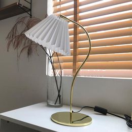 Table Lamps Pleated Lamp Bedroom Bedside Vertical Nordic Simple And Fresh Design Light Luxury Bed Room Decoration