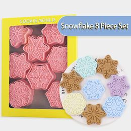 Baking Moulds 8pcs/set Snowflake Shape Cookie Cutters 3D Plastic Biscuit Mould Stamp Fondant Cake Mould Kitchen Pastry Bakeware 221122