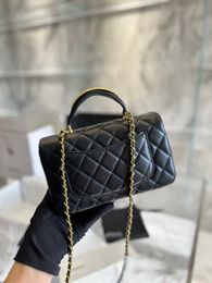 22B Autunno Inverno Giocatori vintage Borse di lusso Designer Donna Moda Pelle di agnello di alta qualità Borsa tote in pelle morbida Borsa a tracolla con catena in metallo Borse a tracolla CF6