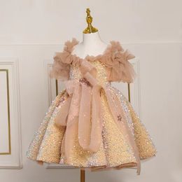 2022 Gold Flower Girl Dresses Jewel Neck Ball Spetsapplikationer Pärlor med Bow Kids Girls Pageant Dress Paljett Födelsedagsklänning Custom Made Made