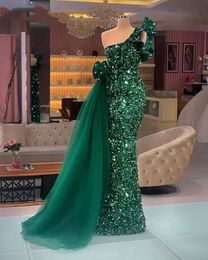 긴 반짝이는 이브닝 드레스 2022 Mermaid One 어깨 고급스러운 짙은 녹색 스팽글 아프리카 여성 정식 파티 가운 Peplum Ruffle 무도회 드레스 BC14040