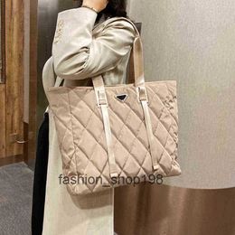 Brand Designer Women's Tote Bags Autumn Winter New Lady Shoulder Bag High Quality Nylon Handbags Large Capacity Shopper Bag 2023
