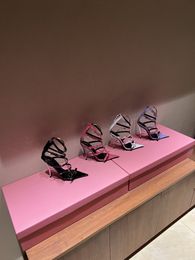 Sexy Riemchen-Sandalen mit hohen Absätzen für Frauen in Europa und Amerika 2023, Frühjahr, spitzer, flacher Mund, modische Riemchenschnalle