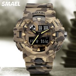 Armbanduhren Smael Military Sport Quartz Uhr f￼r M￤nner Tarnwaterfische digitale Uhren Auto -Datum LED Dual Time Dislay Armbandwatch 8001 221122