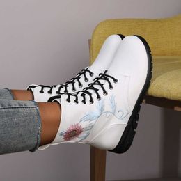 Fashion Ankle Boots Casual Short Women s 2022 Autumn and Winter New Round Head Lace Up Large Martin Boots 221123