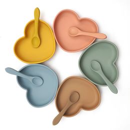 Cups Dishes Utensils Heart Shape Dinnerware Silicone Cookware Plate For Food Feeding BPA Free Dining Appliance Training Spoon Tableware Baby Stuff 221122