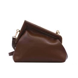 2024 Fashion designers Cowhide Feeling Clip Bag Star Same Shoulder Cloud Female New Messenger Handbags Design Deals F en di 1200
