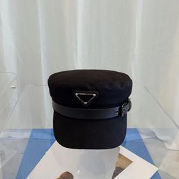 2024 Berretto di tela da donna con cinture per donna Berretto militare semplice Designer Cappelli da ragazzo Triangolo Berretto nero Berretto piatto Berretto antivento in puro cotone