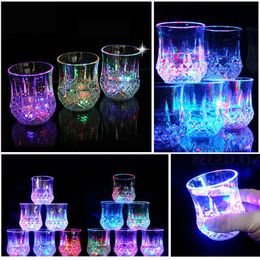 Mugs Creative Flashing Cup Wine Beer Whisky Mug Water Beverage Drinking Glass LED Automatic Glowing Party Decorative Supplies 221122