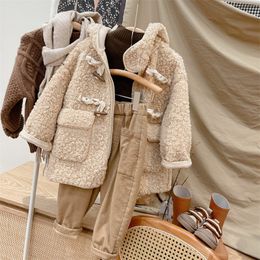 Coat 3915J Children Winter Casual Loose Hooded Girl s Horn Buckle Fashion Lambswool Warm Big Pocket Boy s Outerwear 221122