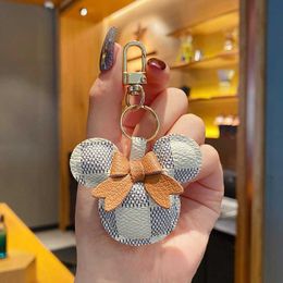 Fashion Car Keychain Favour Mouse Flower Bag Purse Pendant Charm Brown Keyring Holder For Men Gift PU Leather Lanyard Key Chain Acc283M