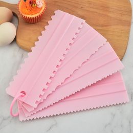 4PCS/Set New Comb Cake Scraper Pattern Cream ScraperDIY Baking Tools Plastic Cream Scraper Set Baking Accessories FY2673 ss1124