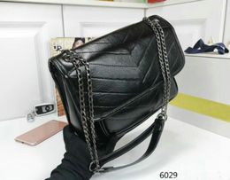 Designers Woman black chain Shoulder bag messenger sheepskin Handbag courier Bag Backpacks Crossbody Luxury large capacity