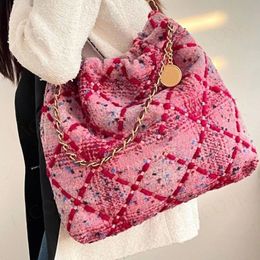 Womens Woolen Handbags Hobo Luxurys Brand Shopping Bag Classic Crossbody Shoulder Bag Large Totes Distressed Garbage Bags