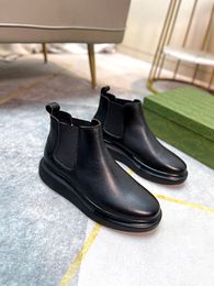 2023 Man HOT SELL BOOTS CLASSIC GandU Combine merge MENS SNOW SHORT MEN KEEP WARM BOOTS with card dust bag tag Winter Designer Ankle Booties Size 39-45 -M210