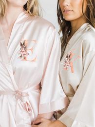 Women's Sleepwear Bridesmaid Robes Bridal Floral Personalised Robe Party Satin Team Bride Kimonos Getting Ready Wedding Dressing Gown
