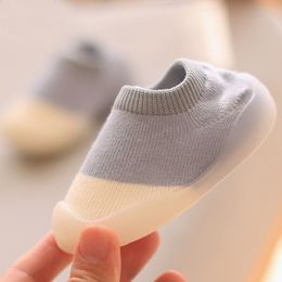 First Walkers Baby Shoes Unisex Toddler Walker Boys Girls Kids Rubber Soft Sole Floor Knit Booties AntiSlip 221124