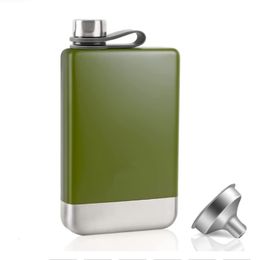 Hip Flasks Premium Hip Flask for Whiskey 9 Oz 304 Stainless Steel Hip Flask with Funnel Leakproof Camping Whiskey Flask 221124