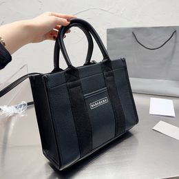 Womens Tote Bags Designer Shouler Bag Stylish Leather Shopping Handbags Mens Classic Letter Totes Bags High Capacity Handbag 27cm